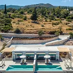 Theros Luxury Suites